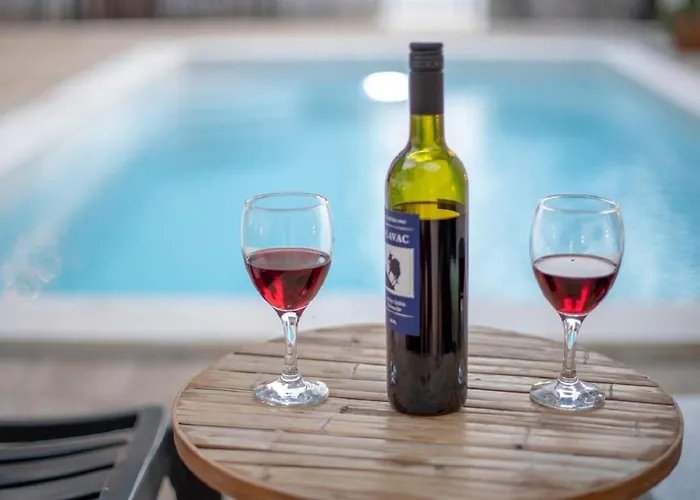 Laura On The First Floor Апартаменты