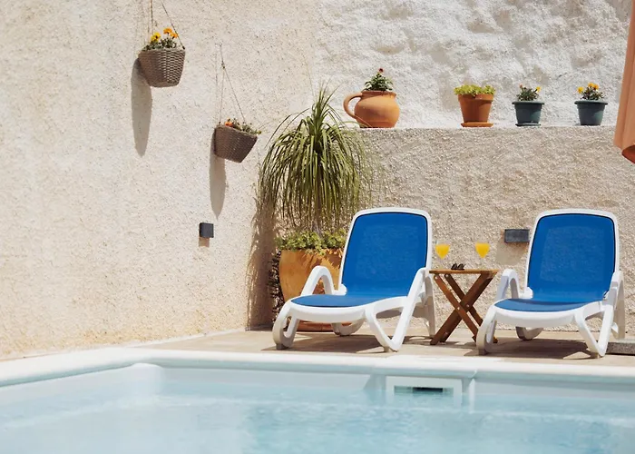 Laura On The First Floor Макарска