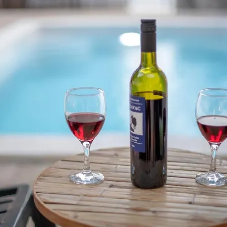 Laura On The First Floor Lägenhet