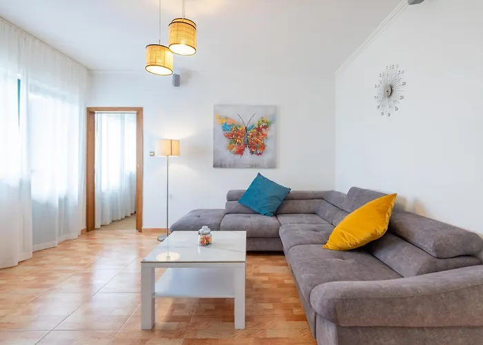 Laura On The First Floor Apartman Makarska